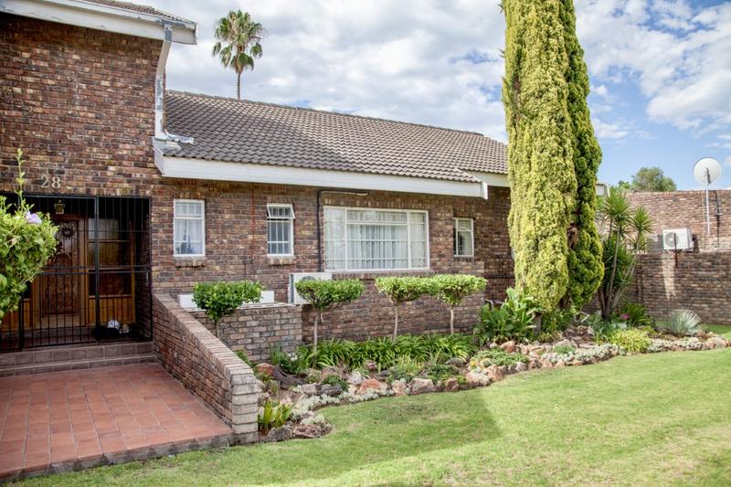 To Let 5 Bedroom Property for Rent in Douglas Northern Cape